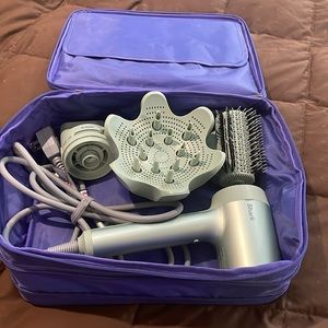 Shark IQ Hair Dryer with 3 attachments and case